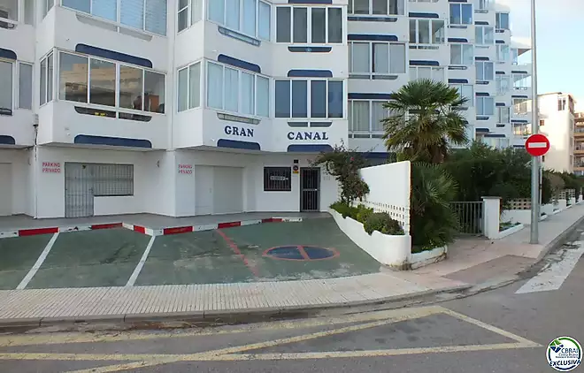 One bedroom apartment 50m from the beach