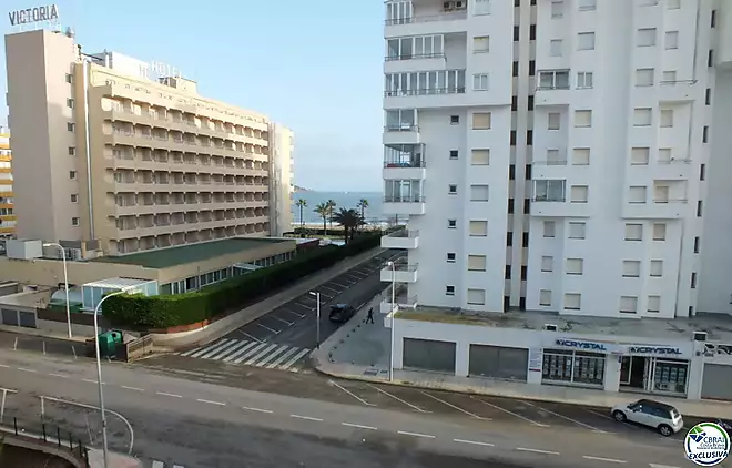 One bedroom apartment 50m from the beach