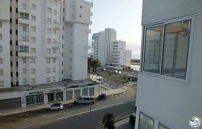 One bedroom apartment 50m from the beach