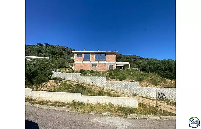 Large modern house under construction in Els Olivars. A unique opportunity to customize your home. S
