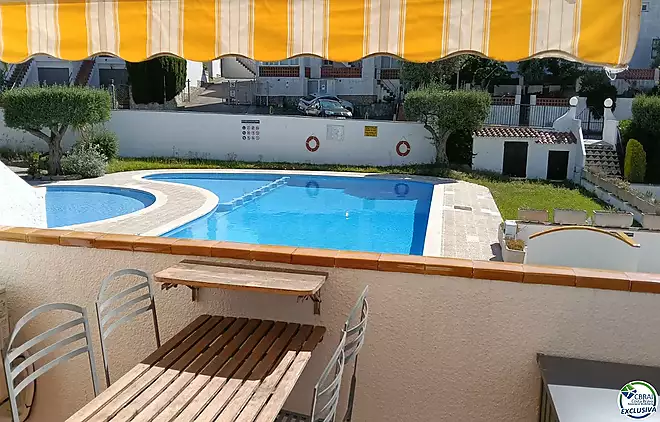 Superb apartment with communal pool in Roses Jardins