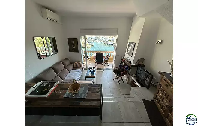 Beautiful fisherman's house with tourist license on the Caballito de Mar canal in front of the bridg