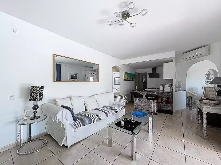 Casa de una planta con amarre de 11.50 m en Empuriabrava.