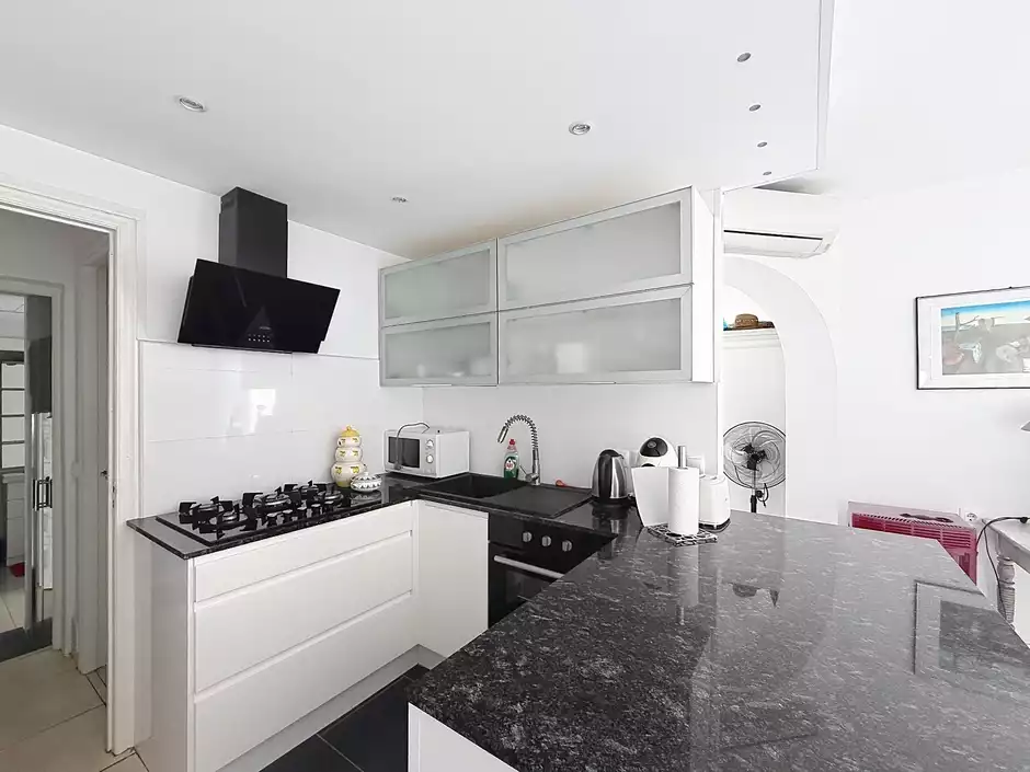 Casa de una planta con amarre de 11.50 m en Empuriabrava.