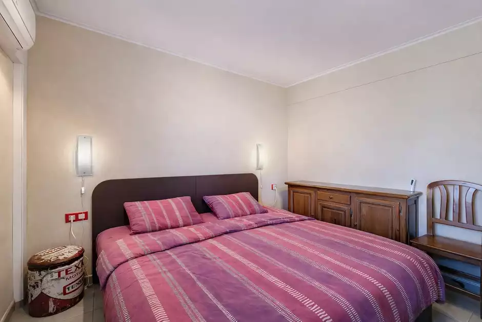 Casa con licencia turística, 4 habitaciones y amarres de 8m.