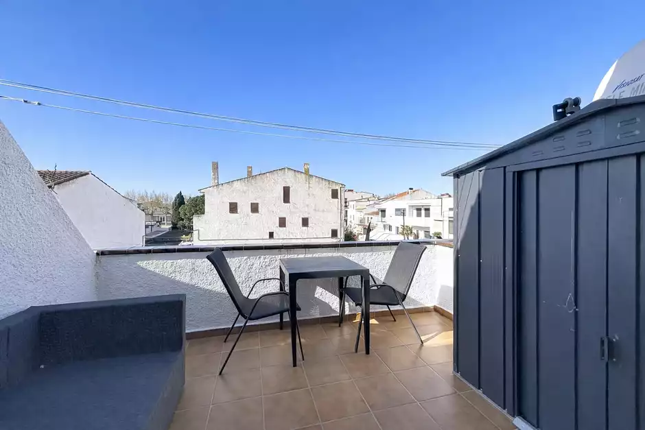 Casa con licencia turística, 4 habitaciones y amarres de 8m.