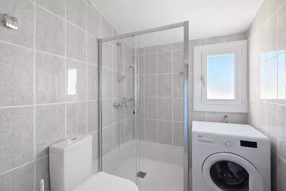 Casa con licencia turística, 4 habitaciones y amarres de 8m.