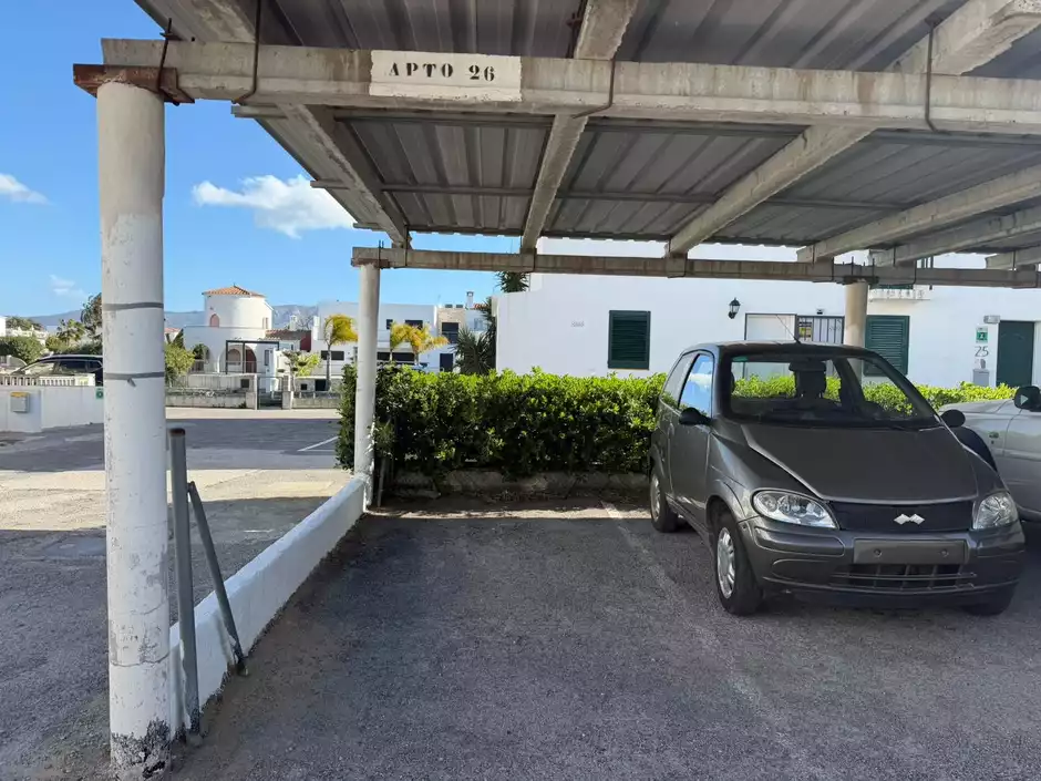 Casa con licencia turística, 4 habitaciones y amarres de 8m.