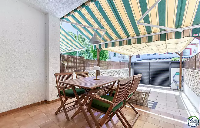 BONITA CASA EN EBRE  EMPURIABRAVA