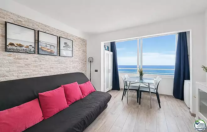 Seaside cabin studio with TOURIST LICENSE
