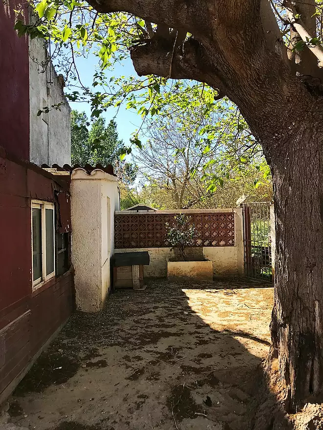 Your next project in Empuriabrava: house with garden and great potential