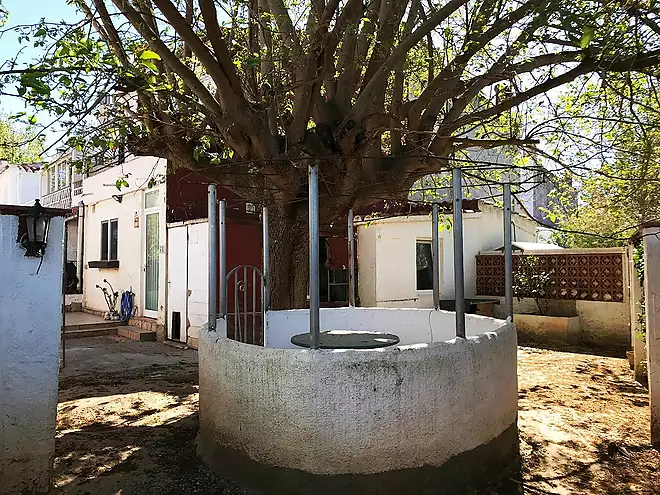 Your next project in Empuriabrava: house with garden and great potential