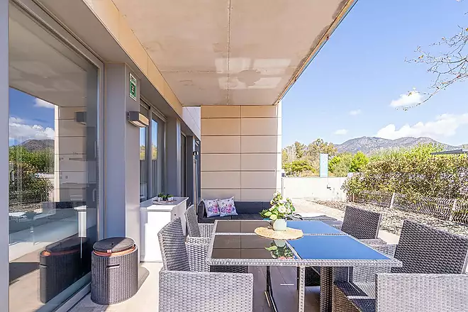 CLOT DELS FRANQUETS Exclusive ground floor apartment with 3 bedrooms and 224 m2 of terrace and garde
