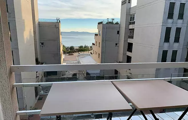 BEAUTIFUL APARTMENT IN SALATA ROSES WITH SEA VIEW