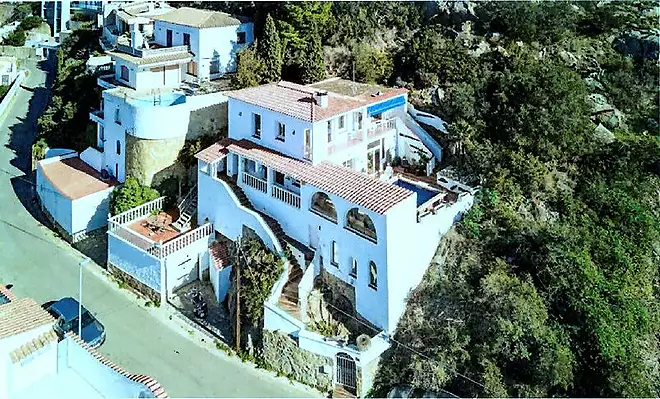 Superb House with panoramic view of the Bay of Roses + Tourist License