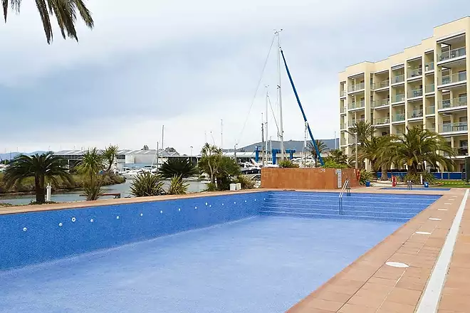 Spacious apartment with terrace, parking, storage room, sea views and pool