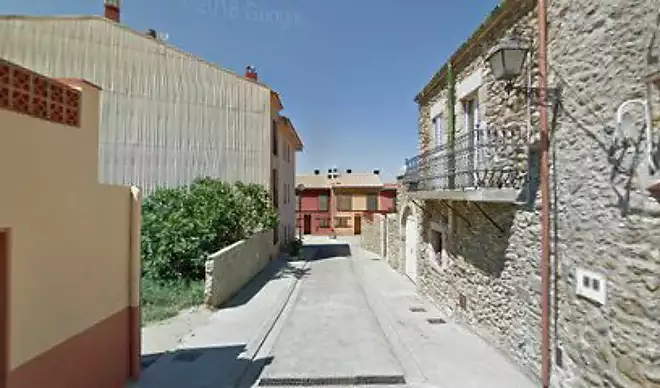 Construeix la teva nova casa en un poble r&uacute;stic a nom&eacute;s uns minuts de la platja!