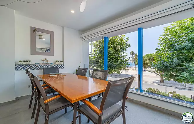 Magnificent Seafront Apartment