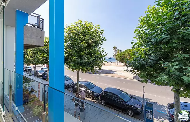 Magnificent Seafront Apartment