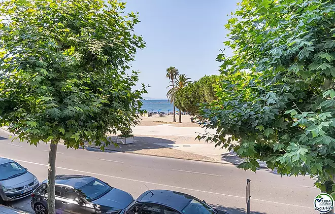Magnificent Seafront Apartment