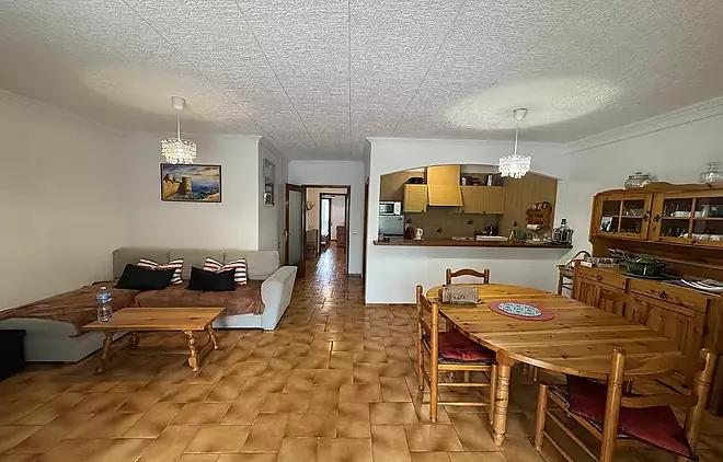 Appartement &agrave; Empuriabrava avec vue sur le port et amarrage priv&eacute;