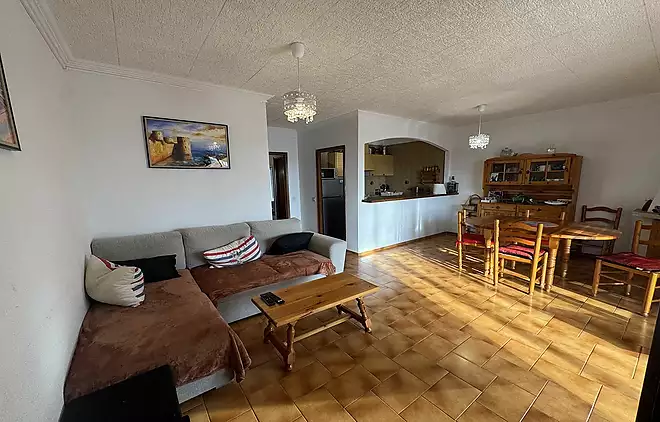 Appartement &agrave; Empuriabrava avec vue sur le port et amarrage priv&eacute;