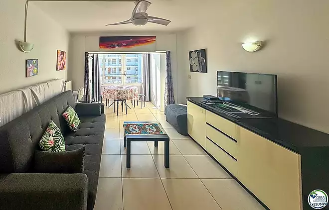 Bright renovated studio just 40 metres from the sea, Salatar area &ndash; Roses