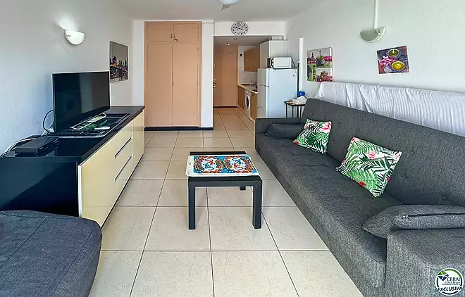 Bright renovated studio just 40 metres from the sea, Salatar area &ndash; Roses