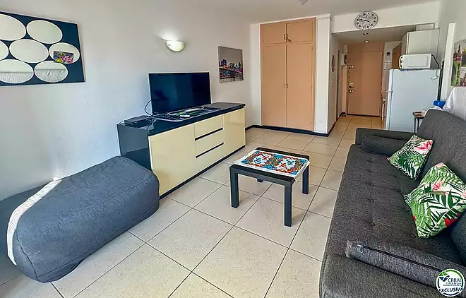 Bright renovated studio just 40 metres from the sea, Salatar area &ndash; Roses