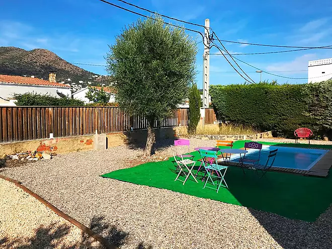 House with spacious garden and pool  for sale in Mas Bosc&agrave; Roses