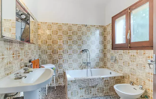 🏡 Charming house next to the river in Sant Lloren&ccedil; de la Muga - Ideal as a home or tourist project!