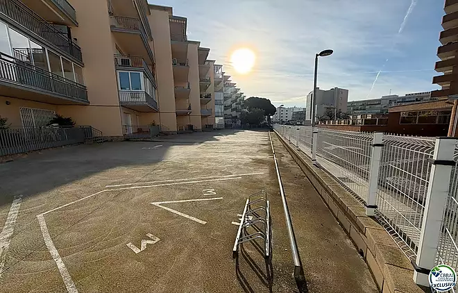 Spacious and bright apartment located just a few steps from the beach, ideal for enjoying the sea an