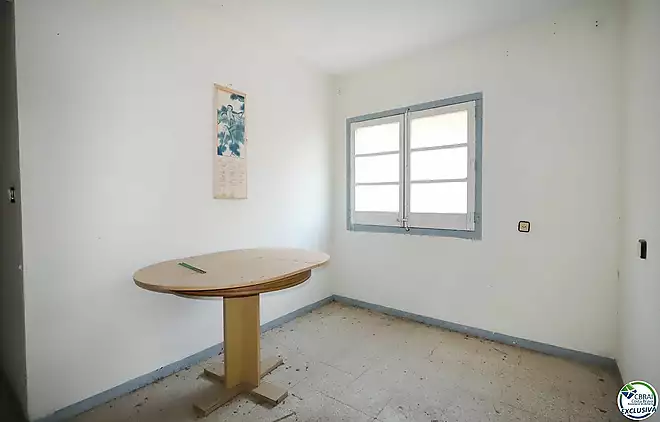 House with great potential in the center of Santa Llogaia