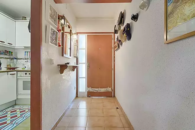 Exclusive house with a 10x4 m mooring and views of the natural park, canal, and sea in Roses