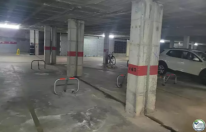 EMPURIABRAVA-DELTA MUGA: Plaza de aparcamiento subterr&aacute;neo en venta