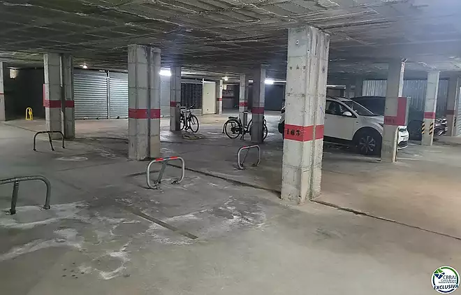 EMPURIABRAVA-DELTA MUGA: Plaza de aparcamiento subterr&aacute;neo en venta