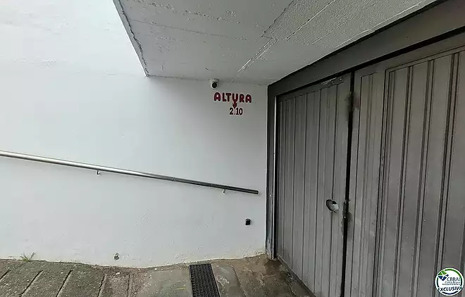 EMPURIABRAVA-DELTA MUGA: Plaza de aparcamiento subterr&aacute;neo en venta