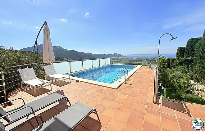 PANORAMIC VILLA WITH SEA VIEWS, PRIVATE POOL AND LARGE PLOT IN MAS FUMATS