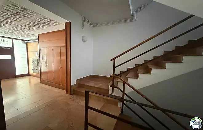 Penthouse in the heart of Roses,