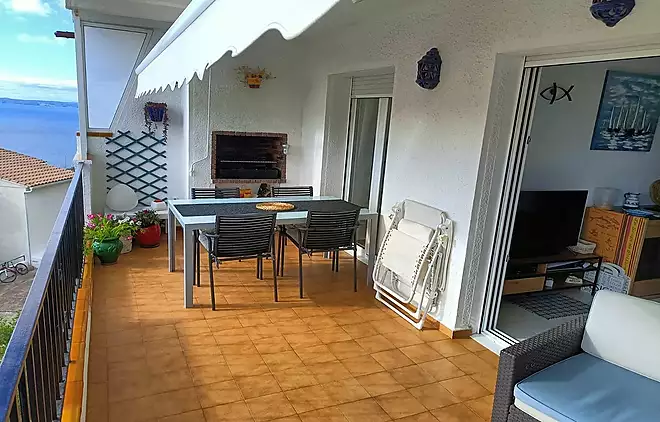Magnificent Apartment with Sea View in Canyelles-Rosas