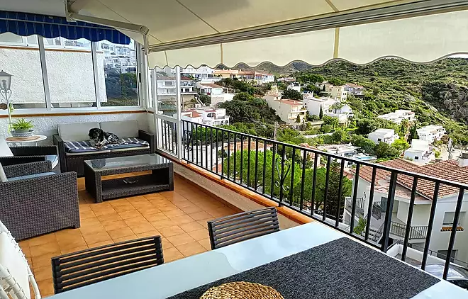 Magnificent Apartment with Sea View in Canyelles-Rosas