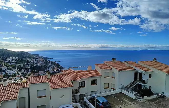Magnificent Apartment with Sea View in Canyelles-Rosas