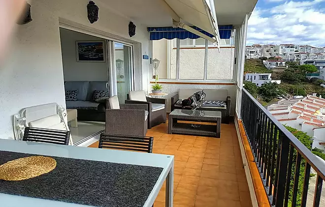 Magnificent Apartment with Sea View in Canyelles-Rosas