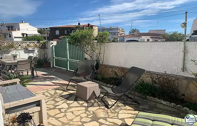 Beautiful 3 bedroom house with garden in Santa Margarita-Roses