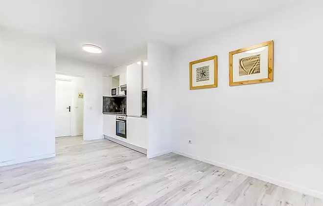 GROUND FLOOR APARTMENT IN EMPURIABRAVA WITH CANAL VIEWS
