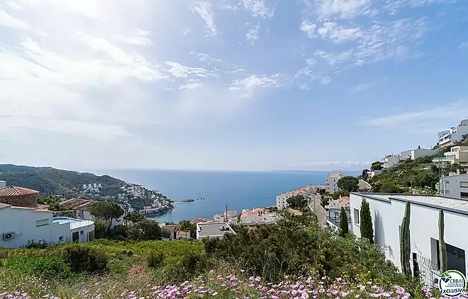 Semi-detached chalet for sale on Joan Timoneda Street