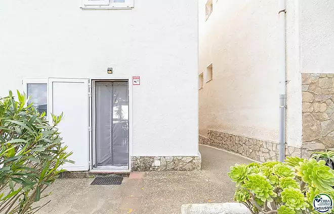 Semi-detached chalet for sale on Joan Timoneda Street