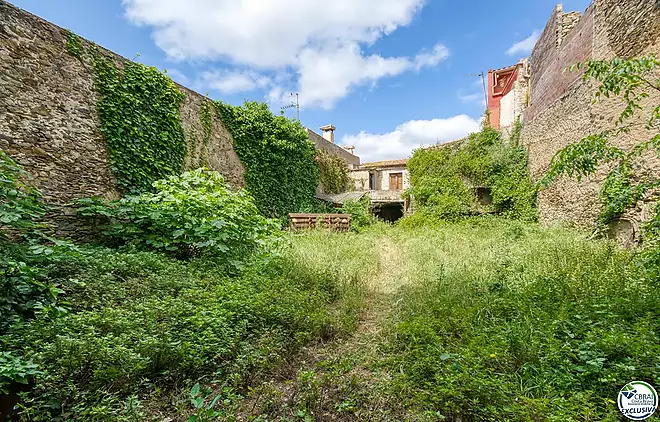 Authenticity and Potential: Village House with "Voltes Catalanes" in the Heart of Palau-saverdera