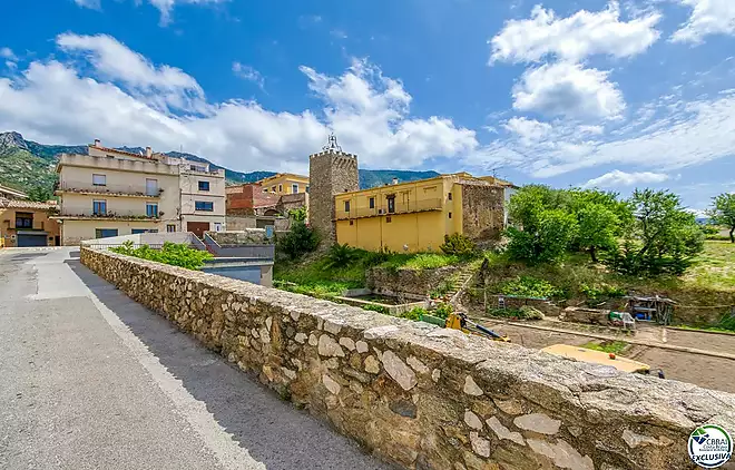 Authenticity and Potential: Village House with "Voltes Catalanes" in the Heart of Palau-saverdera
