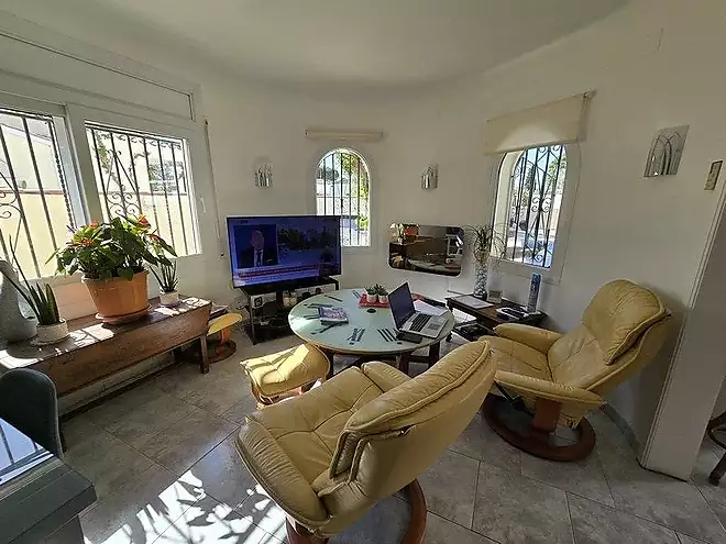 House with pool and tourist license - Peni area